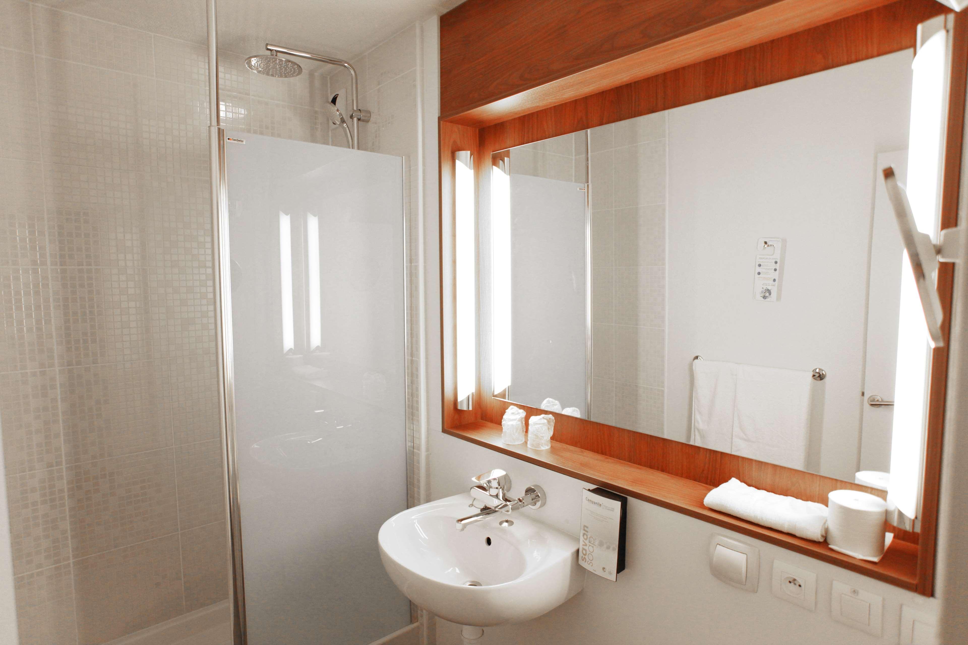 B&B Hotel Avignon Sud Parc Des Expositions Luaran gambar